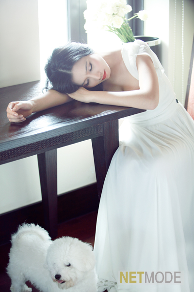 Tự chế mặt nạ trắng da từ sữa và nghệ.
