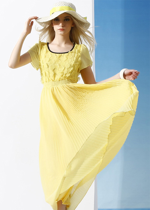 Bay Bổng Và Lãng Mạn Với Váy Pleat
